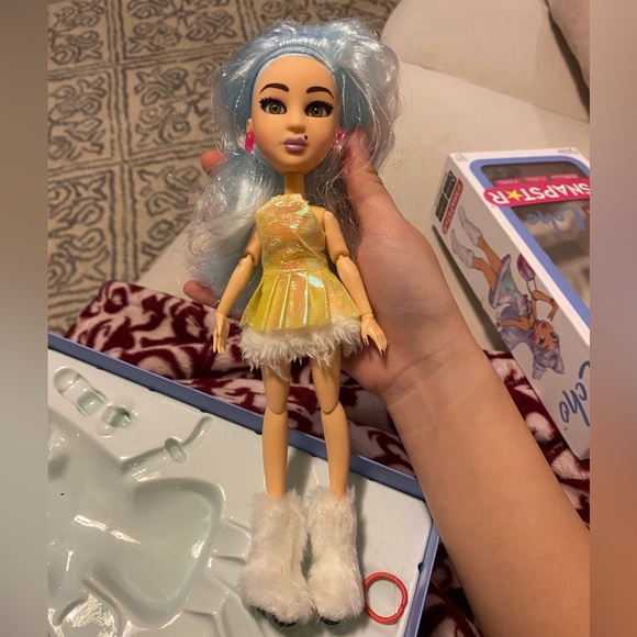 #SNAPSTAR Echo 2016 Doll (Used) - Picture 3 of 7